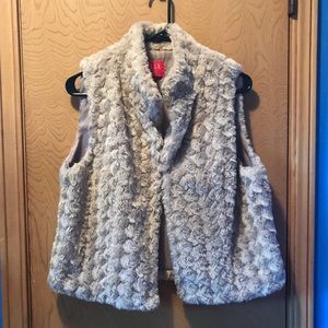 Elle taupe faux fur lined vest